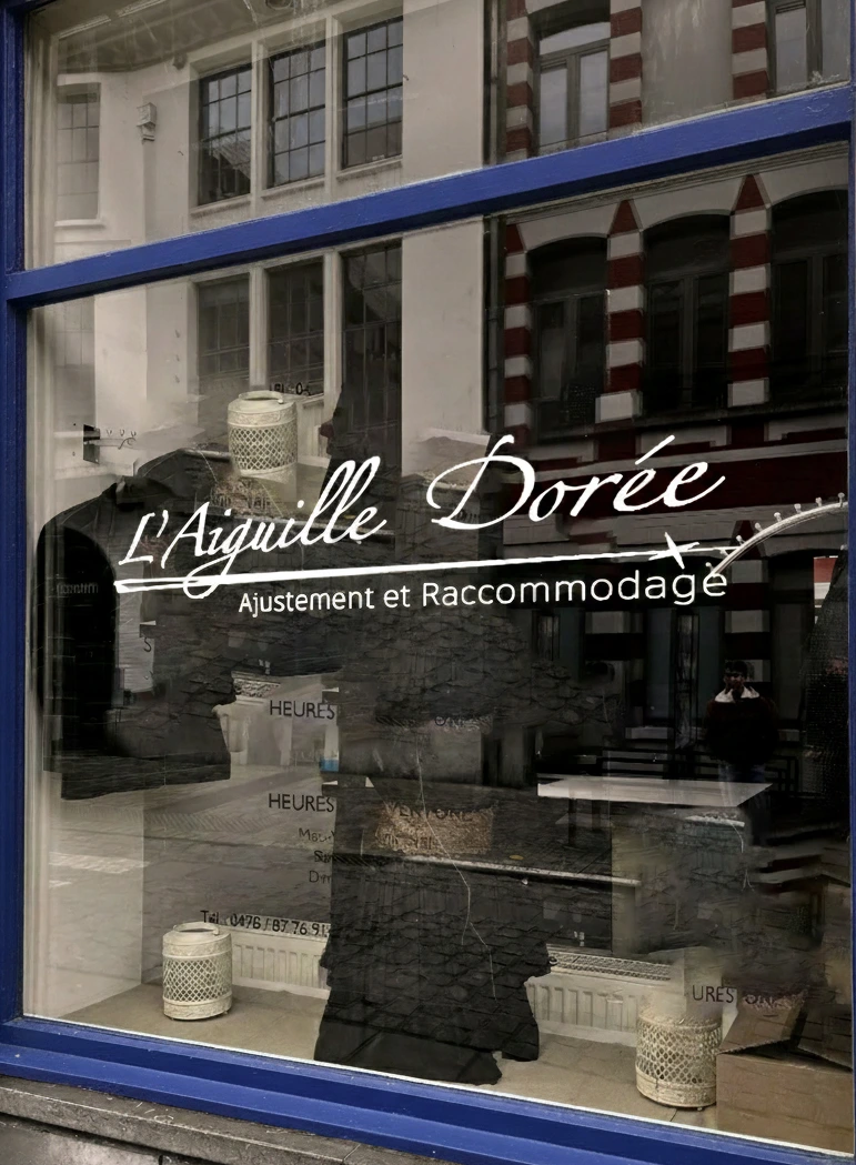 Vitrine — mise en scène des textiles et accessoires